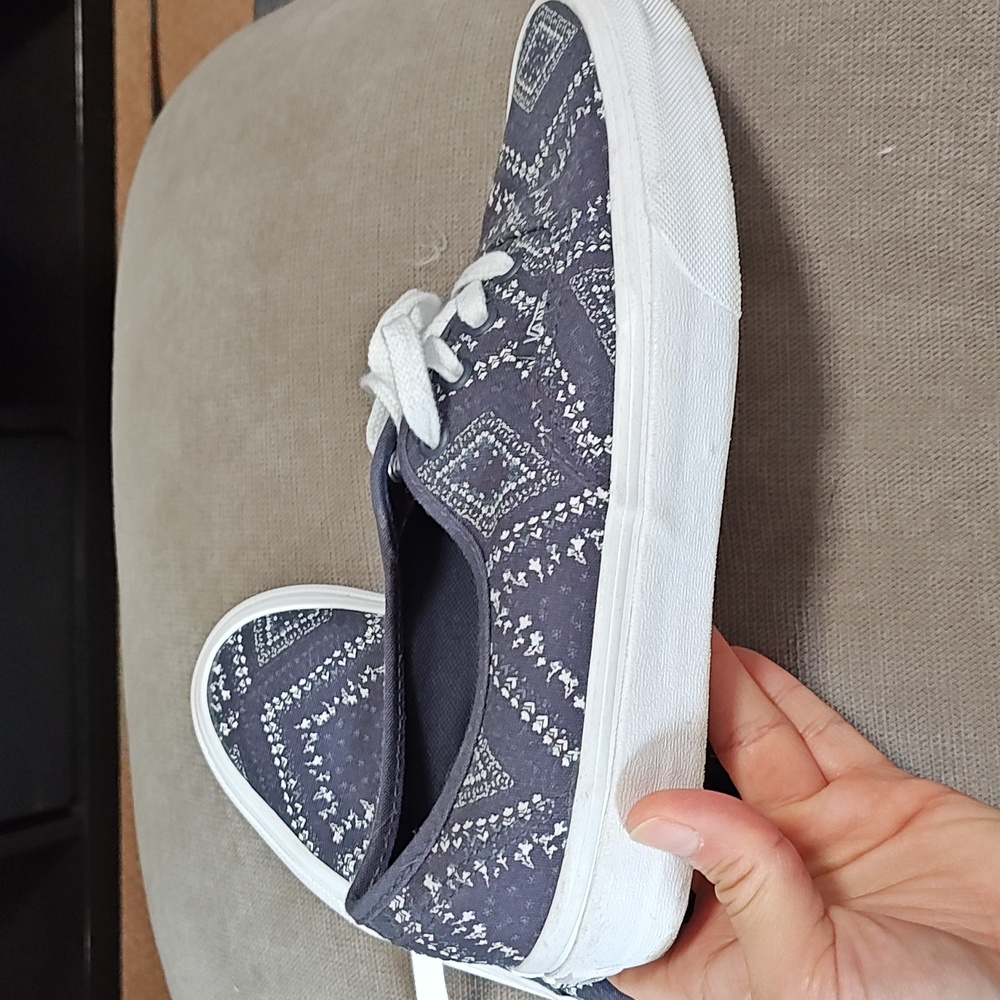 Vans blue and white excellent condition W 7.5 - Picture 8 of 13